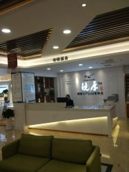 镜库眼镜工厂O2O实体免税店 东大街店与同仁眼库的创新融合